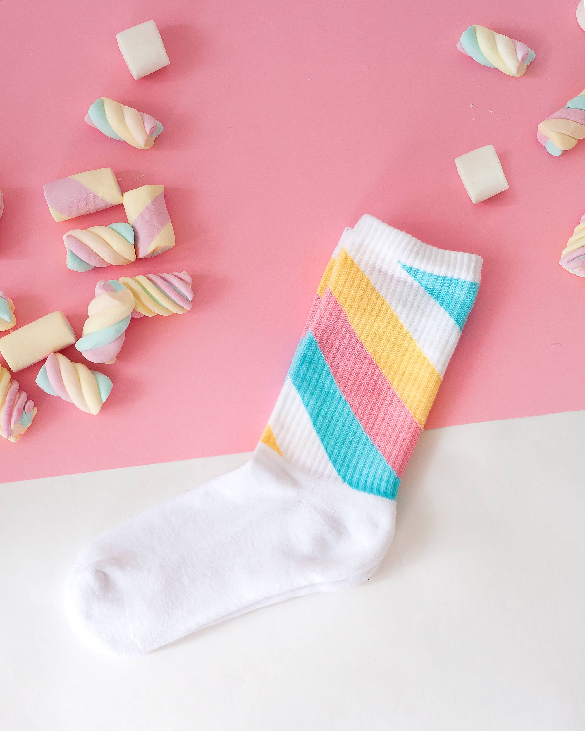 Tennissocken mit diagonalen MARSHMALLOW Streifen